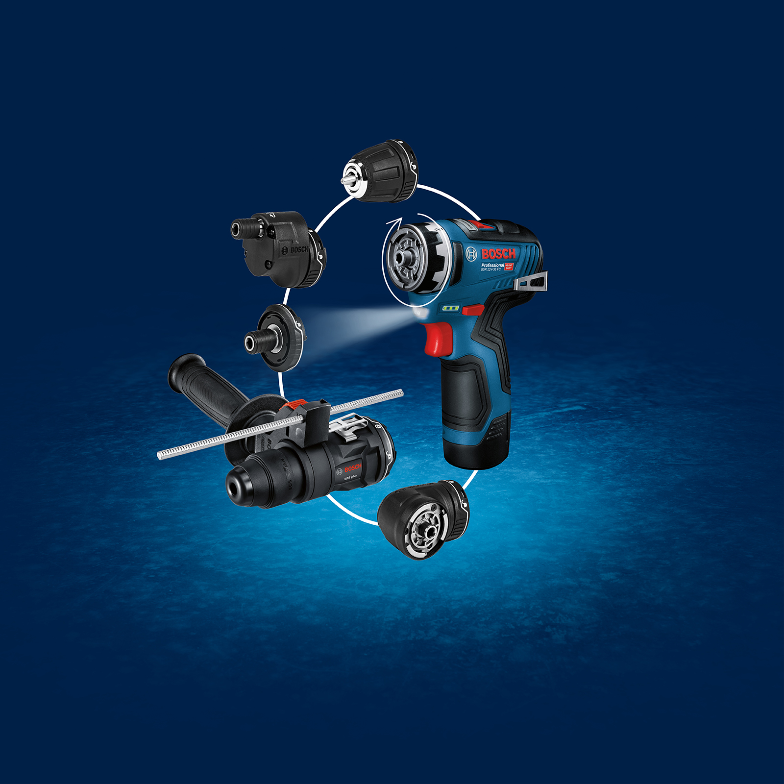 어두운 배경에 액세서리가 있는 파란색 Bosch Professional 무선 드릴.