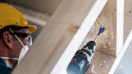 보쉬 전문가용 전동공구 GSR 18V를 이용한 오버헤드 드릴 작업
 
보쉬 전문가용 전동공구 GSR 18V를 이용한 오버헤드 드릴 작업