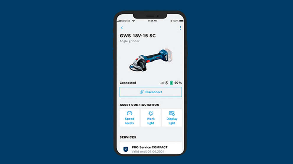 스마트폰이 Bosch Professional 앵글 그라인더와 설정을 표시합니다.